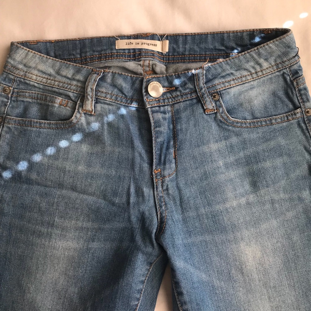 Light wash skinny jeans